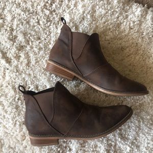 Rocket Dog “Maylon Chelsea Boot”